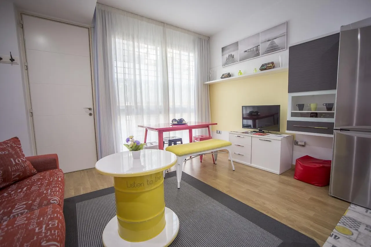 Apartamentos Momas La Casa De Mama Malaga 0*,